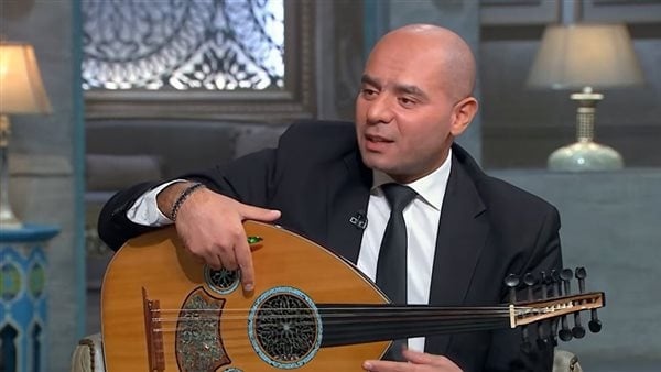 محمود عبدالفتاح يكشف سر تعلقه بآلة العود منذ الصغر محمود عبدالفتاح يكشف سر تعلقه بآلة العود منذ الصغر