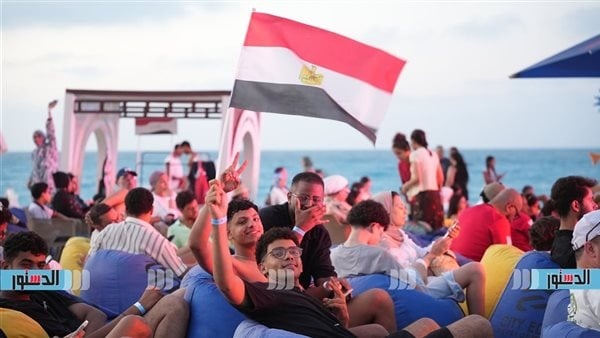 بأعلام مصر توافد الزوار على الكافيهات بمطروح لمشاهدة مباراة مصر وأستراليا بأعلام مصر توافد الزوار على الكافيهات بمطروح لمشاهدة مباراة مصر وأستراليا