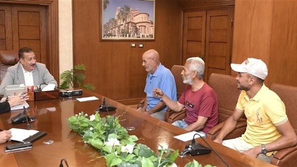 محافظ بورسعيد خدمة المواطن على رأس أولوياتنا محافظ بورسعيد خدمة المواطن على رأس أولوياتنا