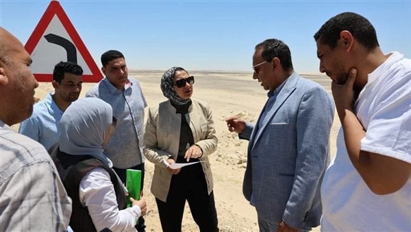 ضمن خطة ربط الفرافرة بالشبكة الموحدة محافظ الوادي الجديد تتابع مواقع محطة المحولات ضمن خطة ربط الفرافرة بالشبكة الموحدة محافظ الوادي الجديد تتابع مواقع محطة المحولات