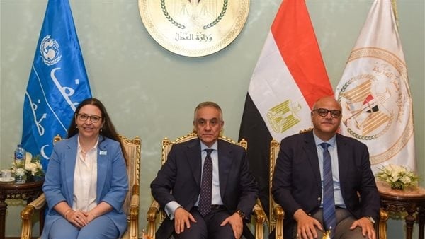محافظ الإسكندرية دعم جميع الجهود الرامية إلى توفير بيئة آمنة ومحفزة للأطفال محافظ الإسكندرية دعم جميع الجهود الرامية إلى توفير بيئة آمنة ومحفزة للأطفال