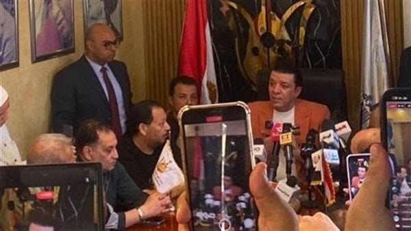 بعد أزمة الشراقوة الموسيقيين تمنع الهواتف داخل مكتب مصطفى كامل بعد أزمة الشراقوة الموسيقيين تمنع الهواتف داخل مكتب مصطفى كامل