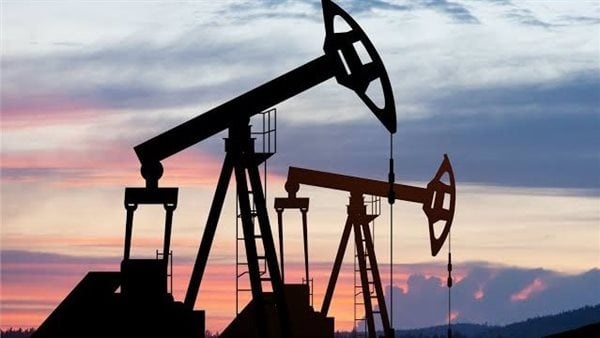 ارتفاع أسعار النفط بعد تهديد أمريكي بفرض حصار بحري غير محدد المدة على إيران ارتفاع أسعار النفط بعد تهديد أمريكي بفرض حصار بحري غير محدد المدة على إيران