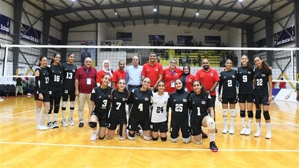 رئيس بعثة منتخب مصر للكرة الطائرة فخورون بما حققناه بالبحرين رئيس بعثة منتخب مصر للكرة الطائرة فخورون بما حققناه بالبحرين
