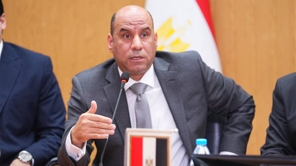 وزير العمل من الشرقية الدولة تواصل تقديم الدعم والرعاية للعمالة غير المنتظمة وزير العمل من الشرقية الدولة تواصل تقديم الدعم والرعاية للعمالة غير المنتظمة
