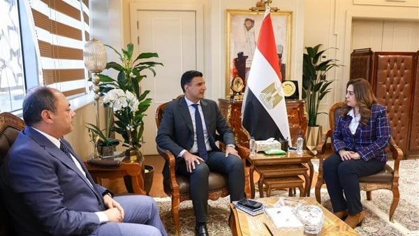 بالشراكة مع القطاع الخاص ثورة صناعية في محافظات الصعيد صور
