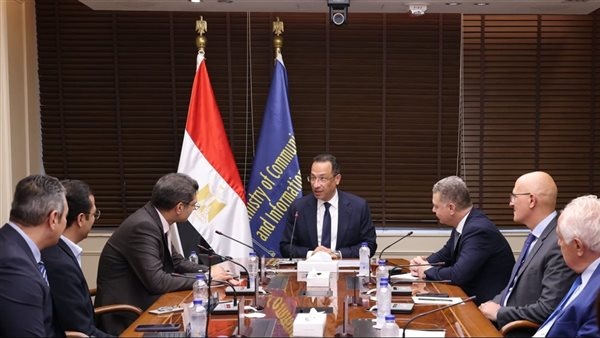 مصر تمضي بخطى متسارعة لترسيخ مكانتها كمركز عالمي لتصدير الخدمات الرقمية مصر تمضي بخطى متسارعة لترسيخ مكانتها كمركز عالمي لتصدير الخدمات الرقمية