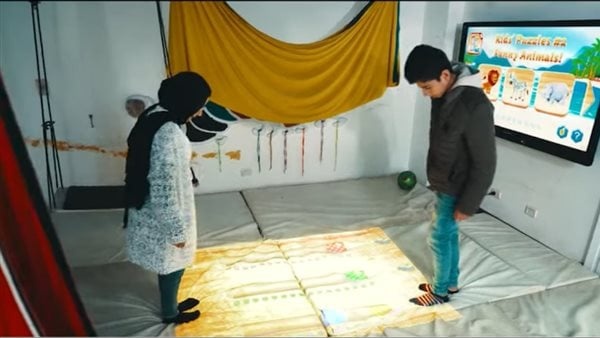 دعما لذوي الهمم تعاون جديد بين أيمن بهجت وعمرو مصطفى في لأننا مع بعض فيديو
