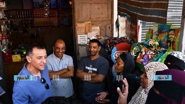 محافظ أسوان يستمع لمطالب أهالى خور عواضة ويوجه بسرعة تلبيتها وفق ا للإمكانات المتاحة