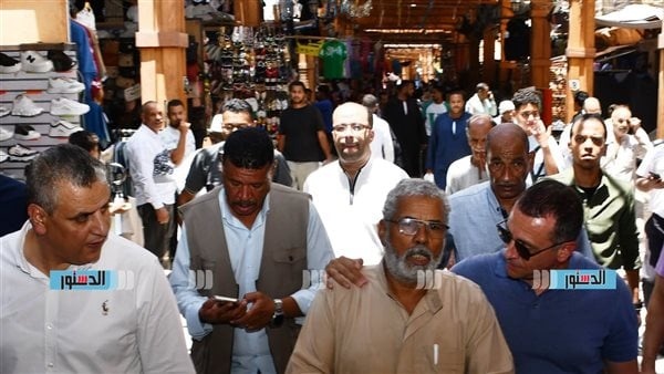 محافظ أسوان يتابع الانضباط بالسوق السياحي القديم ويوجه بتكثيف الحملات المرورية محافظ أسوان يتابع الانضباط بالسوق السياحي القديم ويوجه بتكثيف الحملات المرورية