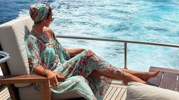 مصممة أزياء الكاش مايوه قطعة متكاملة وليس مجرد ملابس للشاطئ مصممة أزياء الكاش مايوه قطعة متكاملة وليس مجرد ملابس للشاطئ