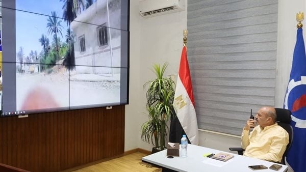 عقب زلزال السويس المحافظ يكلف الأحياء بمعاينة المباني والمنشآت عقب زلزال السويس المحافظ يكلف الأحياء بمعاينة المباني والمنشآت