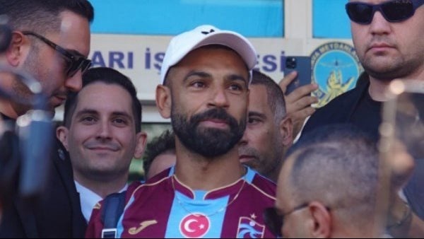 منافس صلاح المحتمل في أوروبا فرينكفاروش يضع قدم ا في مواجهة طرابزون سبور منافس صلاح المحتمل في أوروبا فرينكفاروش يضع قدم ا في مواجهة طرابزون سبور