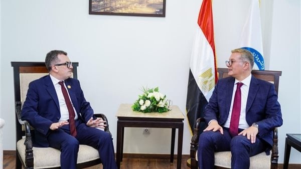 وزير البترول تنفيذ مشروعات لتطوير معامل التكرير باستثمارات 4 5 مليار دولار وزير البترول تنفيذ مشروعات لتطوير معامل التكرير باستثمارات 4 5 مليار دولار