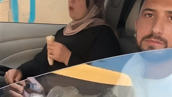 كنت بفطرها وأكسب فيها ثواب زوج يضبط زوجته في سيارة رجل غريب