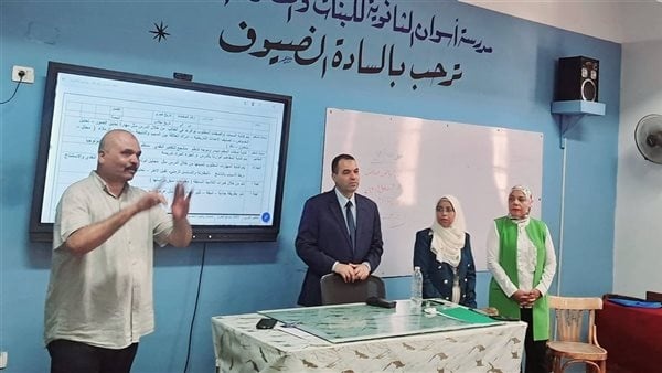 وكيل تعليم أسوان المعلم هو المحور الأساسي في أي عملية تطوير حقيقية