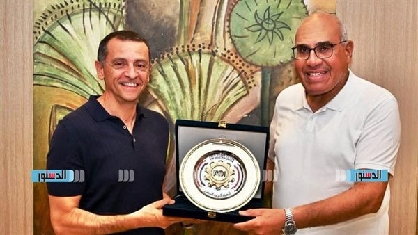 محافظ أسوان يلتقى رئيس الهيئة العربية للتصنيع لمتابعة مشروعات حياة كريمة محافظ أسوان يلتقى رئيس الهيئة العربية للتصنيع لمتابعة مشروعات حياة كريمة