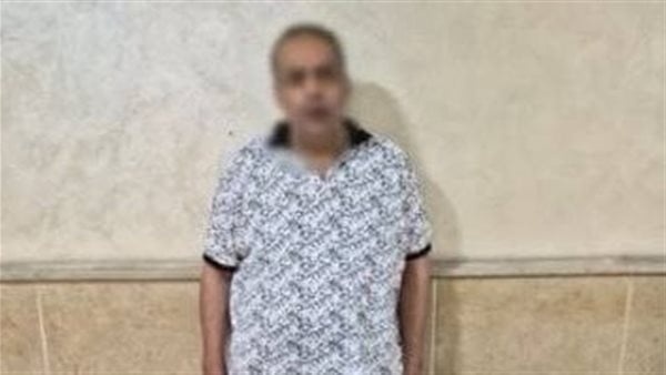 عاجل إحالة المتهم بقتل أسرة كاملة بالقاهرة الجديدة إلى المحاكمة الجنائية العاجلة عاجل إحالة المتهم بقتل أسرة كاملة بالقاهرة الجديدة إلى المحاكمة الجنائية العاجلة