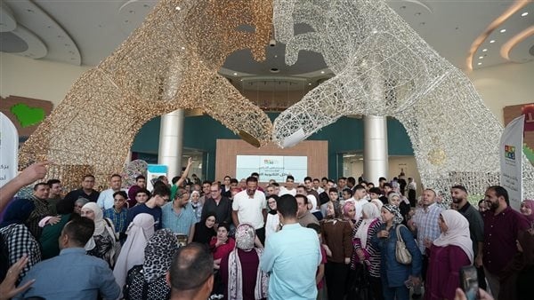احلموا بجرأة أيمن عباس يكرم أوائل الثانوية العامة 2026 ويعلن تدريب ا وفرص عمل صور احلموا بجرأة أيمن عباس يكرم أوائل الثانوية العامة 2026 ويعلن تدريب ا وفرص عمل صور