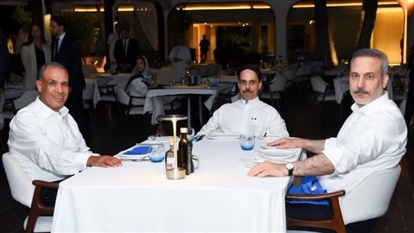 وزير الخارجية يبحث مع نظيريه التركي والسعودي مستجدات الأوضاع بالمنطقة وزير الخارجية يبحث مع نظيريه التركي والسعودي مستجدات الأوضاع بالمنطقة