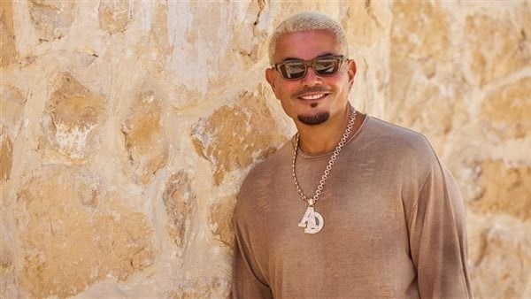 ناقد موسيقي عمرو دياب يسعى دائما إلى تجديد نفسه وكسر حالة فنية معينة ناقد موسيقي عمرو دياب يسعى دائما إلى تجديد نفسه وكسر حالة فنية معينة