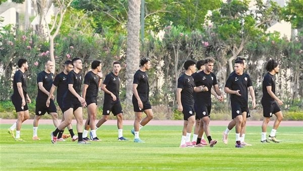 جمال الغندور يحاضر لاعبي الزمالك بشأن تعديلات قانون التحكيم قبل مواجهة الاتحاد السكندري
