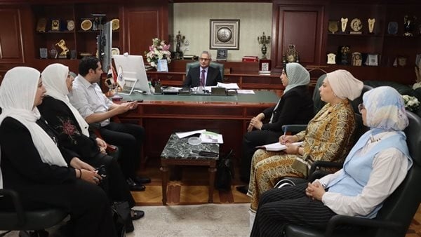 محافظ بني سويف يستعرض مبادرات فرع المجلس القومي للمرأة محافظ بني سويف يستعرض مبادرات فرع المجلس القومي للمرأة