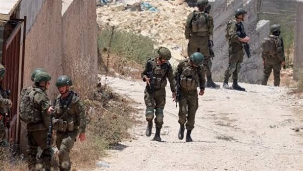 عاجل جيش الاحتلال الاسرائيلي يقصف ويجرق منازل في عدد من البلدات بجنوب لبنان