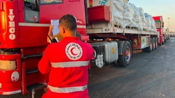 في اليوم العالمي للعمل الإنساني الهلال الأحمر يستعرض جهوده في خدمة المجتمع
