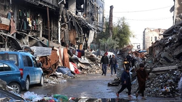 إتلاف 13 طنا من الدجاج والدقيق الفاسد في غزة إتلاف 13 طنا من الدجاج والدقيق الفاسد في غزة