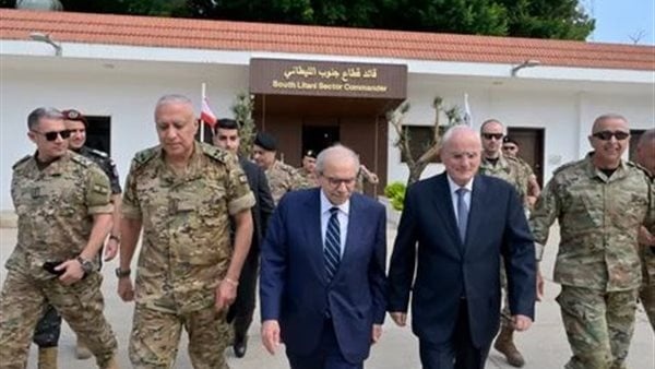 مراسل القاهرة الإخبارية يكشف تفاصيل زيارة رئيس الحكومة لثكنة عسكرية للجيش اللبناني بصور