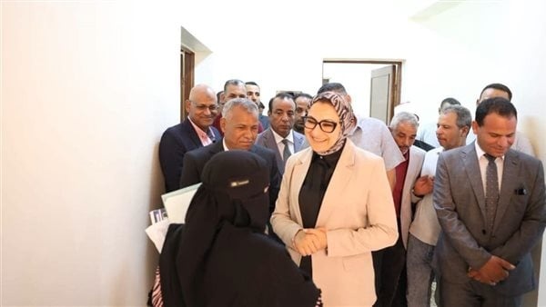 محافظ الوادي الجديد تتابع تجهيزات مكتب توثيق بلاط النموذجي محافظ الوادي الجديد تتابع تجهيزات مكتب توثيق بلاط النموذجي