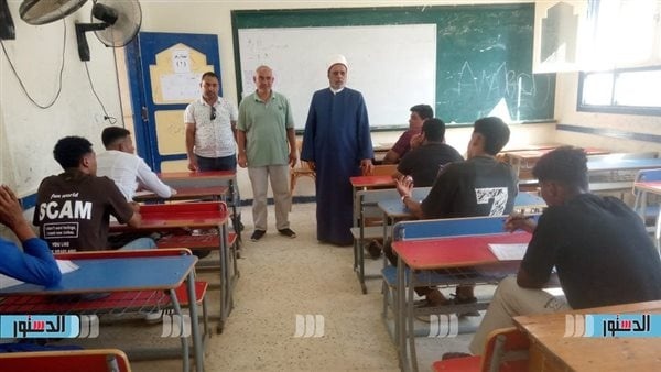 انتظام امتحانات الثانوية الأزهرية بمطروح ورئيس المنطقة يتفقد لجان الحمام ويتابع فتح مراكز الأسئلة انتظام امتحانات الثانوية الأزهرية بمطروح ورئيس المنطقة يتفقد لجان الحمام ويتابع فتح مراكز الأسئلة