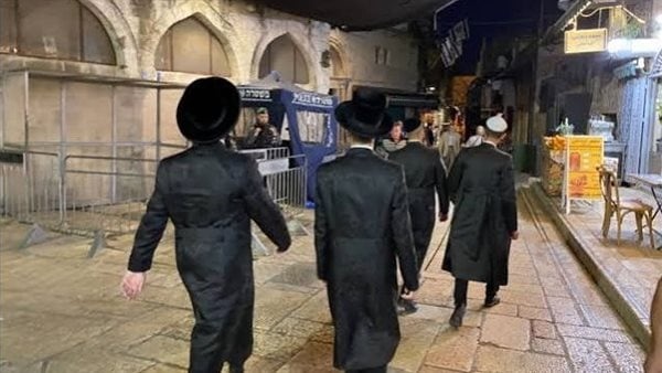 احتجاجات حريدية واسعة في القدس رفض ا لمشروع القطار الخفيف