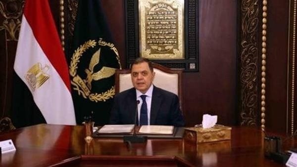 وزير الداخلية يسمح لـ21 مواطن ا بالتجنس بجنسيات أجنبية مع الاحتفاظ بالمصرية وزير الداخلية يسمح لـ21 مواطن ا بالتجنس بجنسيات أجنبية مع الاحتفاظ بالمصرية