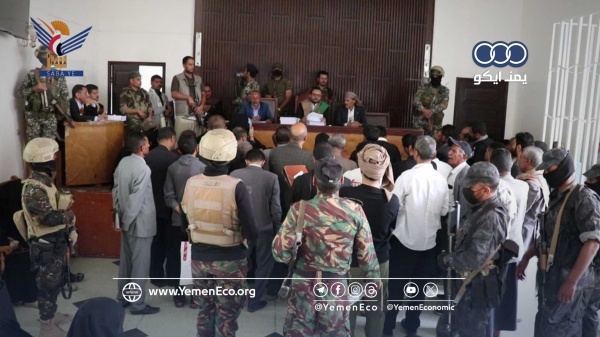 صنعاء القضاء يدين 38 متهما بجرائم الاحتيال المالي ويلزمهم برد أموال الضحايا صنعاء القضاء يدين 38 متهما بجرائم الاحتيال المالي ويلزمهم برد أموال الضحايا