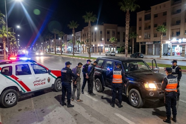 توقيف شخصين بالداخلة في حالة سكر علني أحدهما مبحوث عنه وطنيا في 4 قضايا توقيف شخصين بالداخلة في حالة سكر علني أحدهما مبحوث عنه وطنيا في 4 قضايا