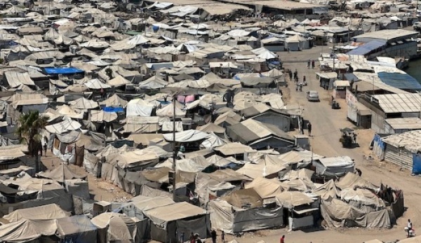 gaza residents face a catastrophic winter as the occupation prevents the entry of thousands of tents gaza residents face a catastrophic winter as the occupation prevents the entry of thousands of tents