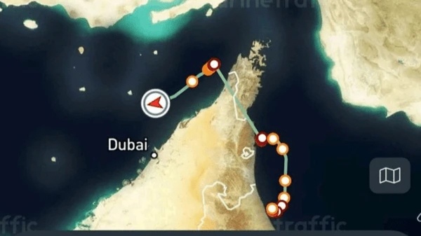 استهداف ناقلة نفط أثناء عبورها مضيق هرمز استهداف ناقلة نفط أثناء عبورها مضيق هرمز