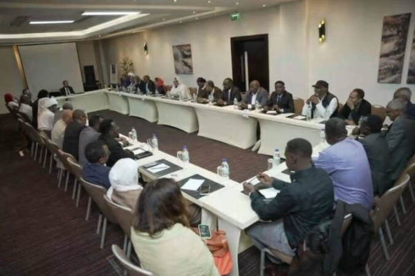 قوى سودانية تبحث في أديس أبابا دعوة البرهان لحوار وطني لإنهاء الحرب قوى سودانية تبحث في أديس أبابا دعوة البرهان لحوار وطني لإنهاء الحرب