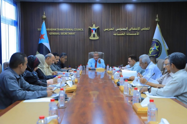 الأمانة العامة تشيد بالنجاح الكبير لمليونية الذكرى الـ55 لتأسيس الجيش الجنوبي وتدين قمع المتظاهرين بالمكلا