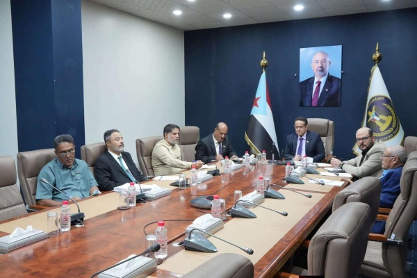 العاصمة عدن تشهد اجتماع لرؤساء الهيئات التنفيذية بالمحافظات للمجلس الانتقالي لمناقشة تطورات المشهد الأمني والعسكري في الجنوب العاصمة عدن تشهد اجتماع لرؤساء الهيئات التنفيذية بالمحافظات للمجلس الانتقالي لمناقشة تطورات المشهد الأمني والعسكري في الجنوب