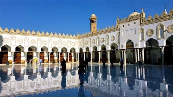 الأزهر يدين الهجمات الإيرانية على 5 دول عربية الأزهر يدين الهجمات الإيرانية على 5 دول عربية