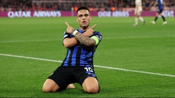 تقرير برشلونة يتحرك نحو لاوتارو مارتينيز حال فشل صفقة ألفاريز تقرير برشلونة يتحرك نحو لاوتارو مارتينيز حال فشل صفقة ألفاريز