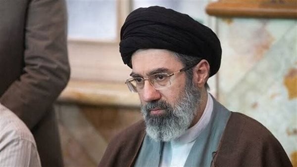 مسؤول إيراني يكشف كواليس اختيار مجتبى خامنئي مرشد ا لإيران مسؤول إيراني يكشف كواليس اختيار مجتبى خامنئي مرشد ا لإيران