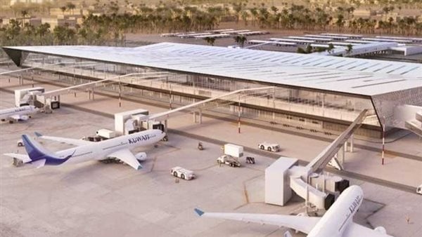 الكويت تعلق حركة الطيران بعد الهجمات الإيرانية وتغلق مجالها الجوي بالكامل