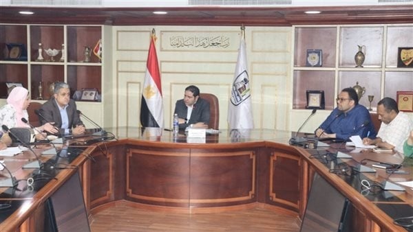 نائب محافظ بني سويف يعقد اجتماعا لمتابعة العمل بمشروع المركز الخدمي الم تكامل نائب محافظ بني سويف يعقد اجتماعا لمتابعة العمل بمشروع المركز الخدمي الم تكامل