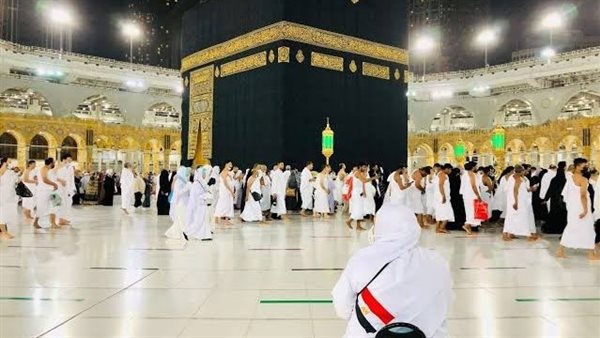 السياحة الدينية امتلاك هاتف ذكي ضرورة قبل السفر لأداء العمرة