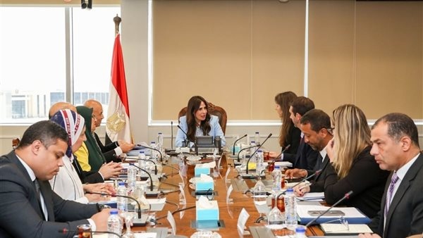 وزيرة الإسكان تبحث مع وفد afd سبل تعزيز التعاون في مشروعات مياه الشرب والصرف الصحي وزيرة الإسكان تبحث مع وفد afd سبل تعزيز التعاون في مشروعات مياه الشرب والصرف الصحي