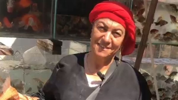 الواحدة بـ ١٠ جنيه أسماك الحسد والزبالة تخطف أنظار زبائن حنان كينج فيش بسوق الجمعة فيديو الواحدة بـ ١٠ جنيه أسماك الحسد والزبالة تخطف أنظار زبائن حنان كينج فيش بسوق الجمعة فيديو